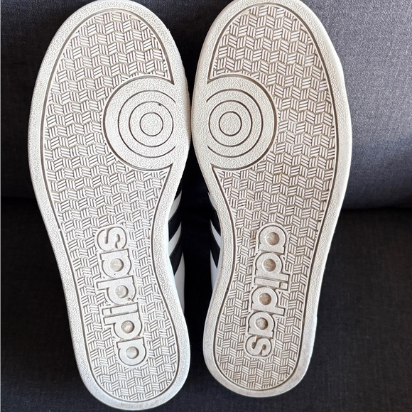 Adidas Women’s Classic White Leather Sneakers with Black Stripes Size 8 - Picture 7 of 9